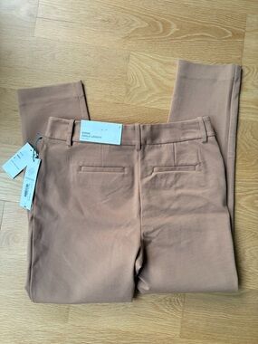 Liz Claiborne Emma mid rise Ankle pants in tan size 2